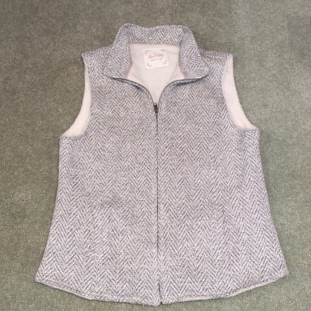 Altar’s State - Warm Zip Up Vest with pockets. Women’s size L